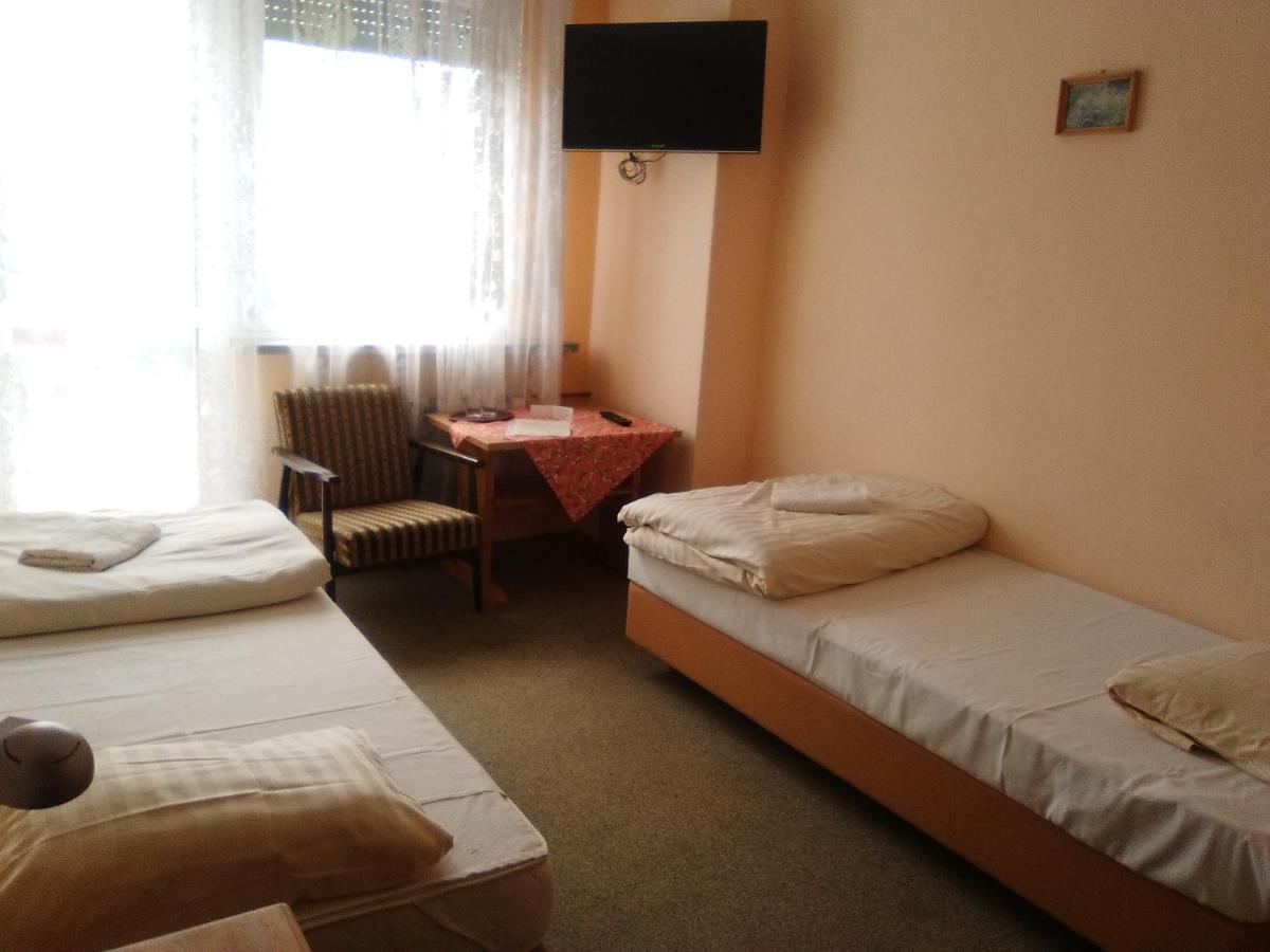 Osrodek Wypoczynkowy " Bieszczady" Hotel Myczkowce Ngoại thất bức ảnh